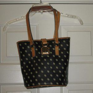 Dooney & Bourke Bucket Bag Purse K6881025